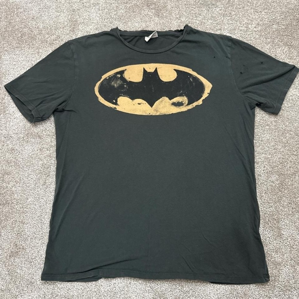 Batman Faded Black T-Shirt Bat Logo TM & DC Comics Medium